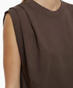 Closed Top Pleated Sleeveless Bruin