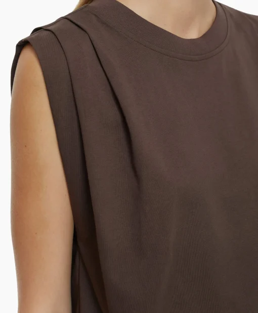 Closed Top Pleated Sleeveless Bruin