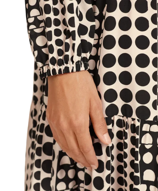 Marccain Additions Midi Jurk Ua 21.02 W10 Zwart
