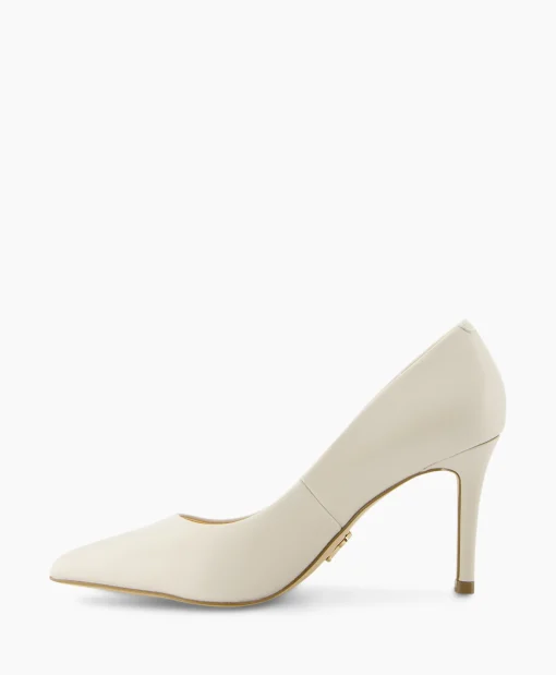 Steve Madden Pump Ladybug Ecru